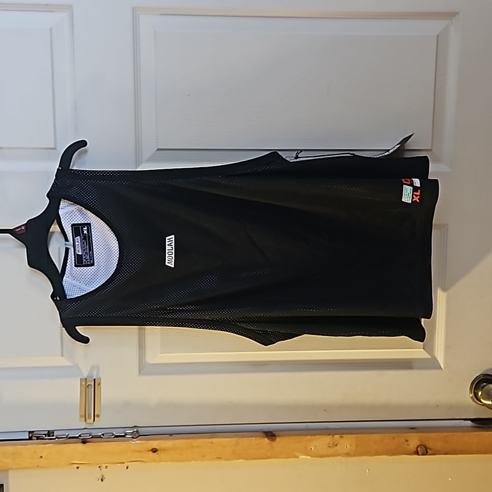 Moolah Kicks Reversable Mesh Jersey: BLACK/WHITE: NEW WITH TAGS: SIZE XL
